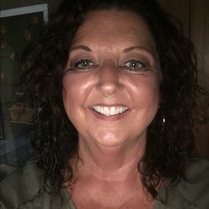 Meet your Posher, Debby